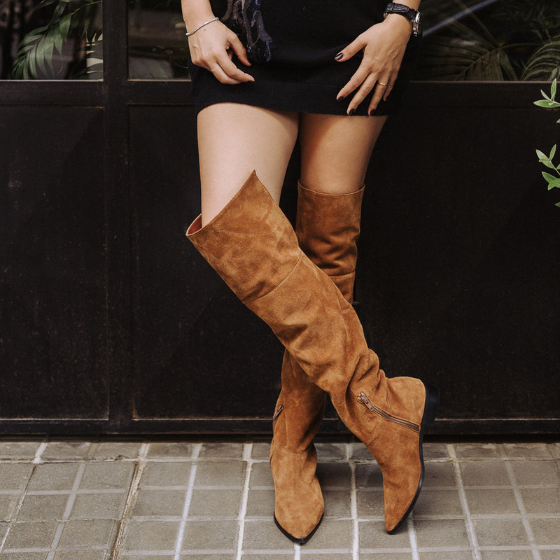 Musketeer boot in suede and brown leather, 100% Made in Spain using the best materials of the national market.