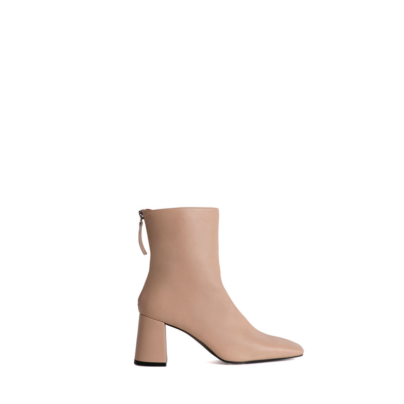 Heeled ankle boots in nude leather 100% Made in Spain with the best materials of the Spanish national market.
