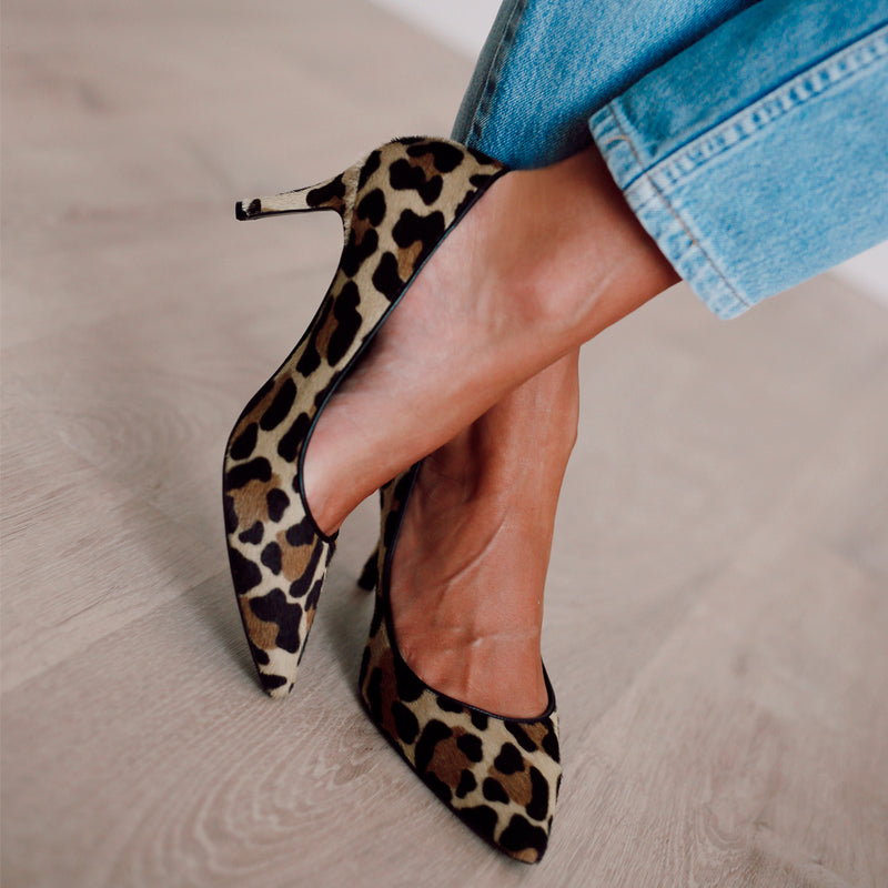 Very comfortable 6cm heel stilettos perfect to wear all day long in leopard print.