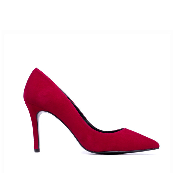Very comfortable and elegant cherry suede stilettos for weddings, baptisms and communions.