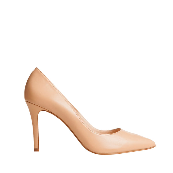 Very comfortable and elegant nude leather stilettos for weddings, baptisms and communions.