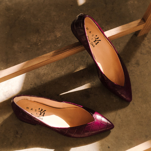 Pointed toe ballerina pumps with 2cm heel in burgundy coco effect leather