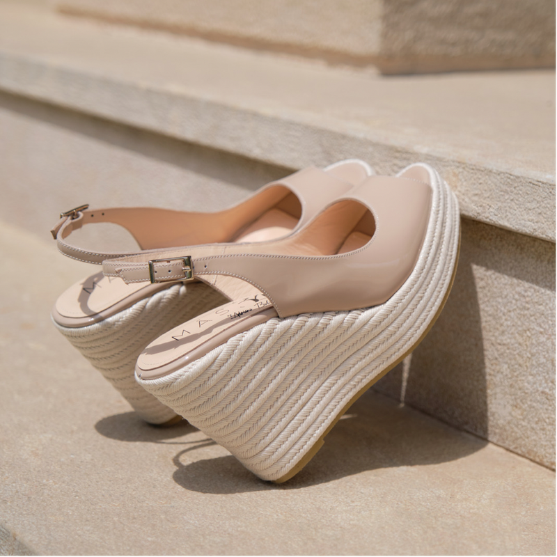 Elegant party espadrilles in nude patent leather