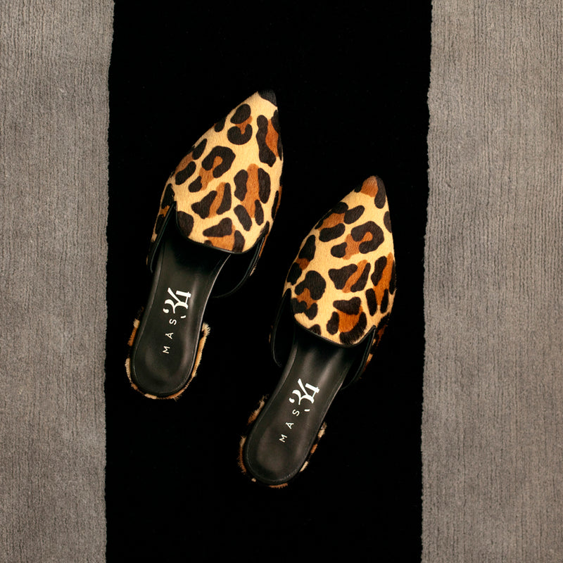 Leopard print flat shoes very comfortable to wear with everything ideal wardrobe background