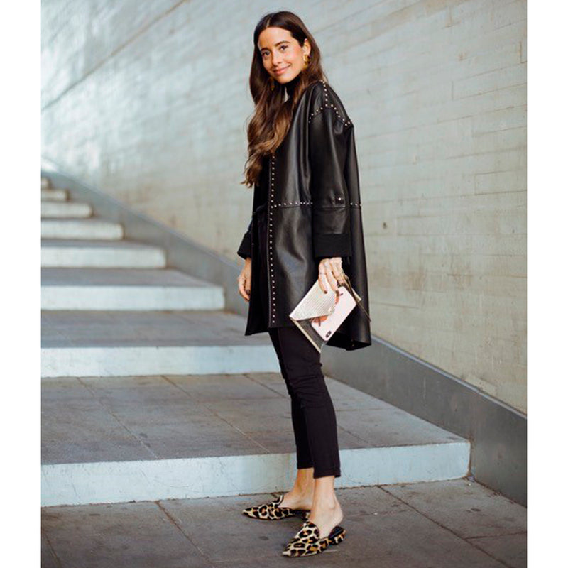 Street style look outfit with babouche flats in leopard print.