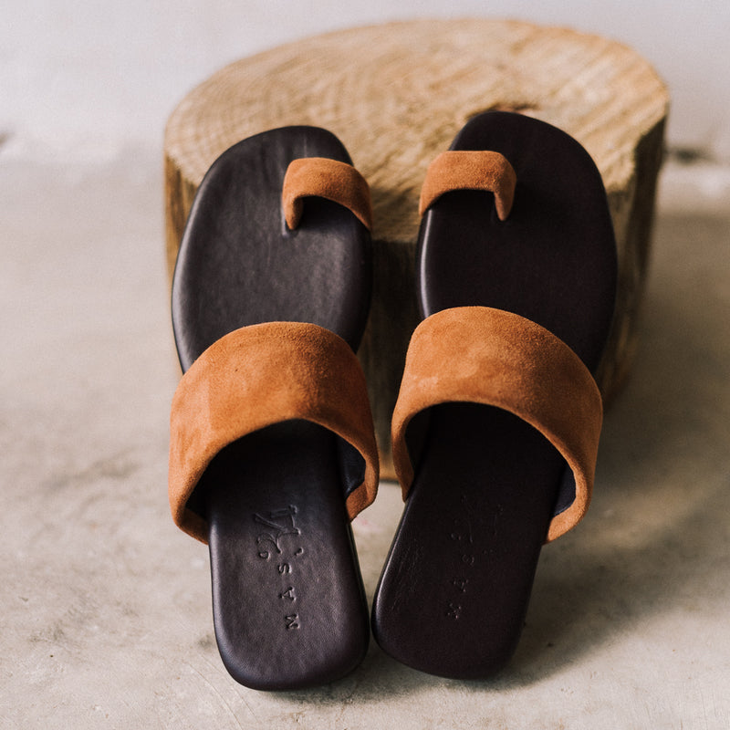 Very comfortable flat woman sandal in cognac color suede, perfect for everyday use