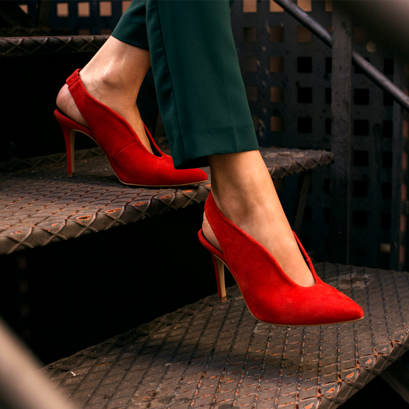 A very comfortable and elegant stiletto for women in red suede