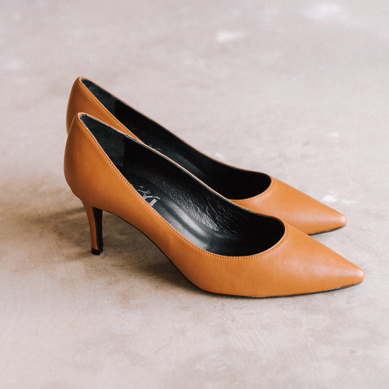 Very comfortable low heeled stilettos perfect for weddings, baptisms and communions in brown leather