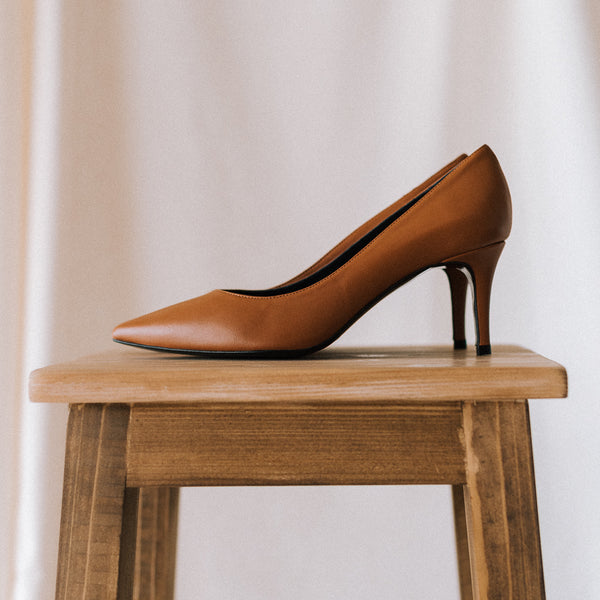 Comfortable brown stilettos for weddings, baptisms and communions