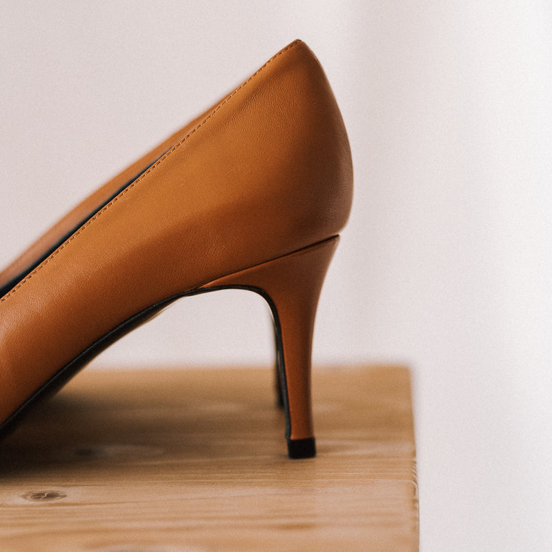 Perfect guest stilettos in brown leather