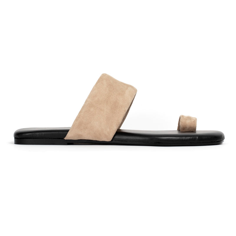 Summer flat sandal with toe ring very comfortable perfect for walking all day in natural color