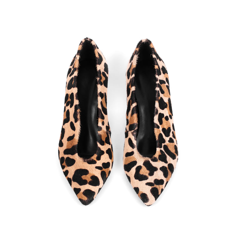 Low-cut stiletto in leopard print goes with everything, perfect for both formal and casual events.