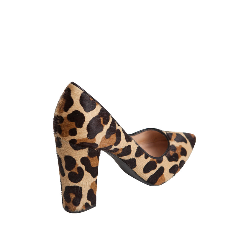 Chunky heeled stiletto in leopard print, very comfortable and chic.