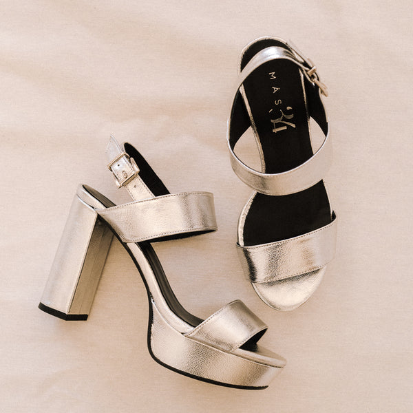 Women's high heeled sandals in silver leather, comfortable, elegant and goes with everything