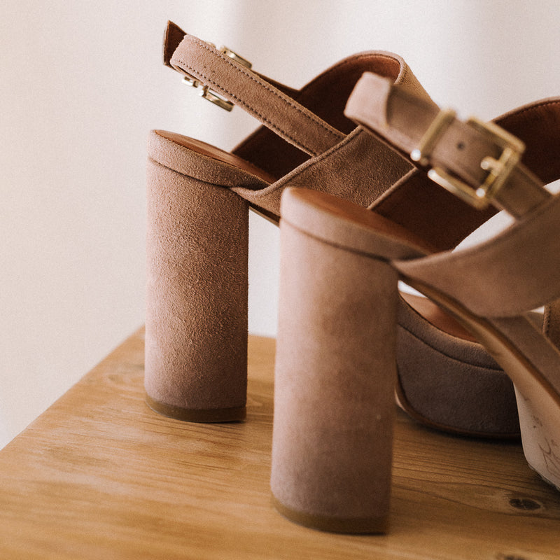 Comfortable bridal shoes in natural suede