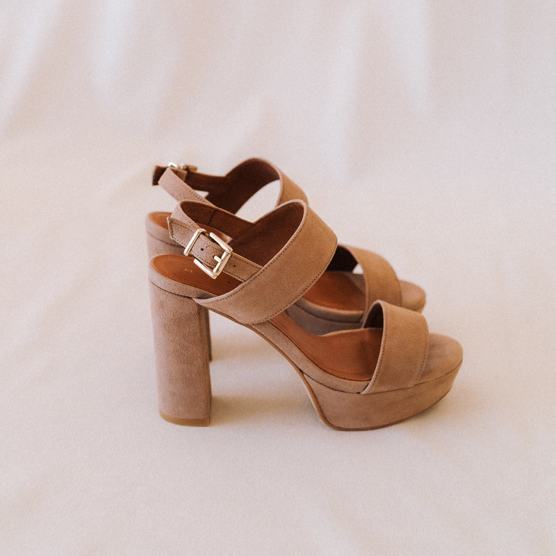 Very comfortable heeled sandals in natural suede, perfect for all day wear.