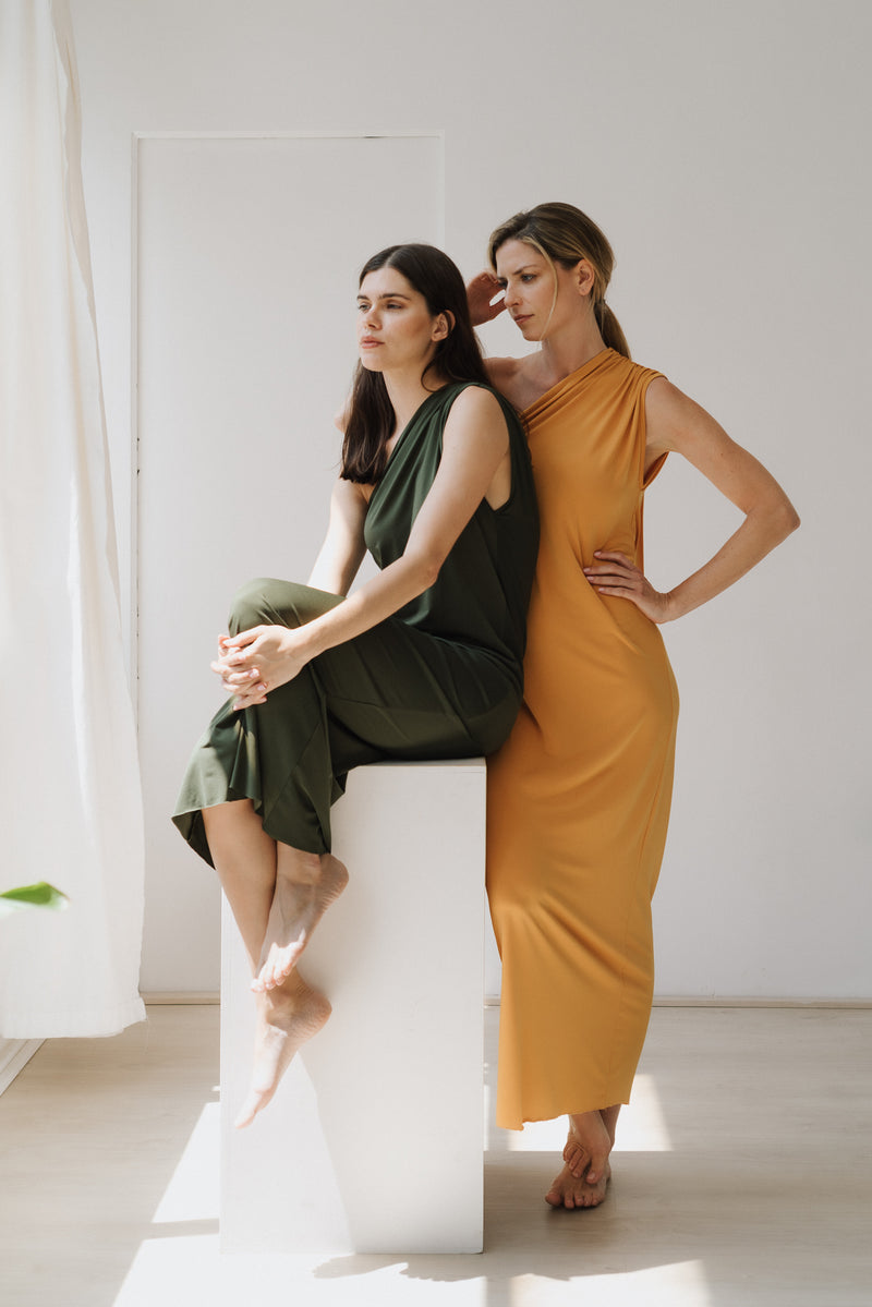 Long wedding dress in mustard and khaki color, elegant and wrinkle free